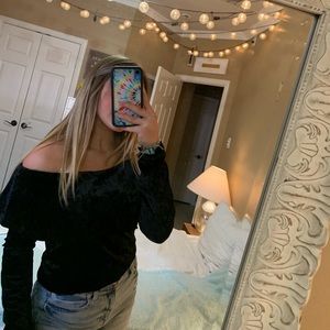 BLACK VELVET TOP⭐️